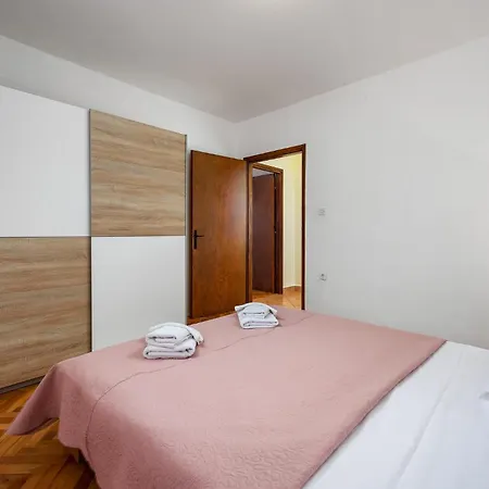 Holiday home Beautiful In With Sauna Motovun